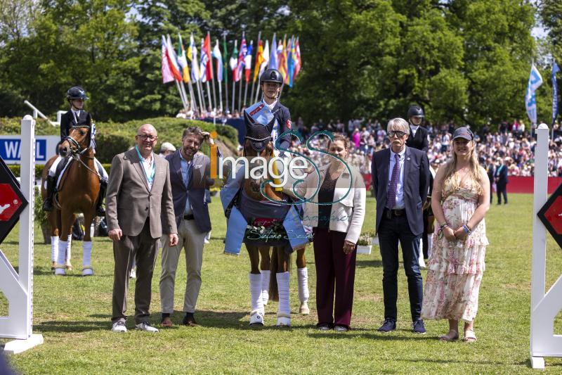 dressage PrizeGiving_Hamburg_20240512_SS350500.jpg